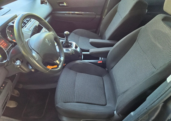 Peugeot 5008 cena 21900 przebieg: 216000, rok produkcji 2011 z Sompolno małe 781